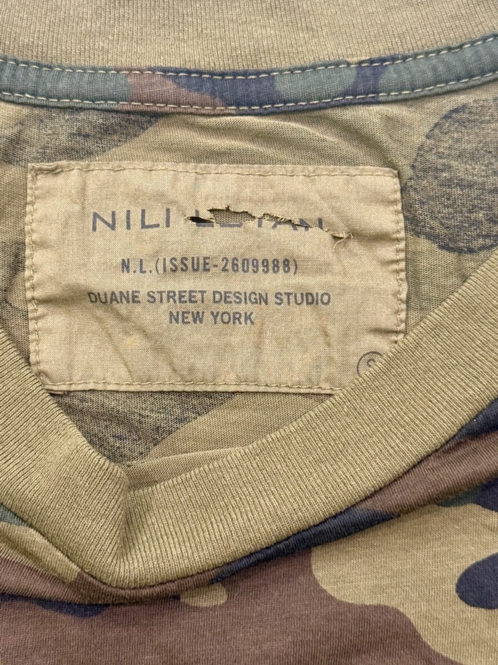 Nili Lotan Camo Print Tee Designer 100% Cotton Made in USA Size Small - Picture 2 of 6